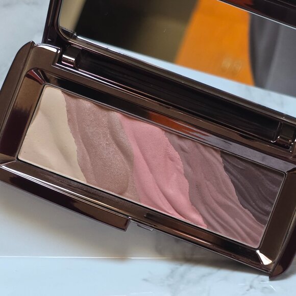 Hourglass MONOCHROME Modernist EyeShadow Palette - Picture 3 of 7